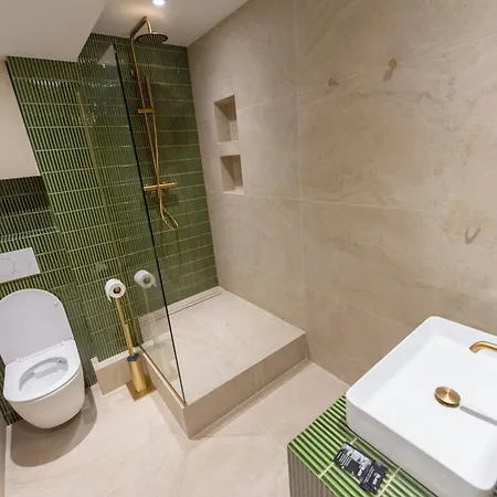 Basfroi Cosy Apartment 2 شقة